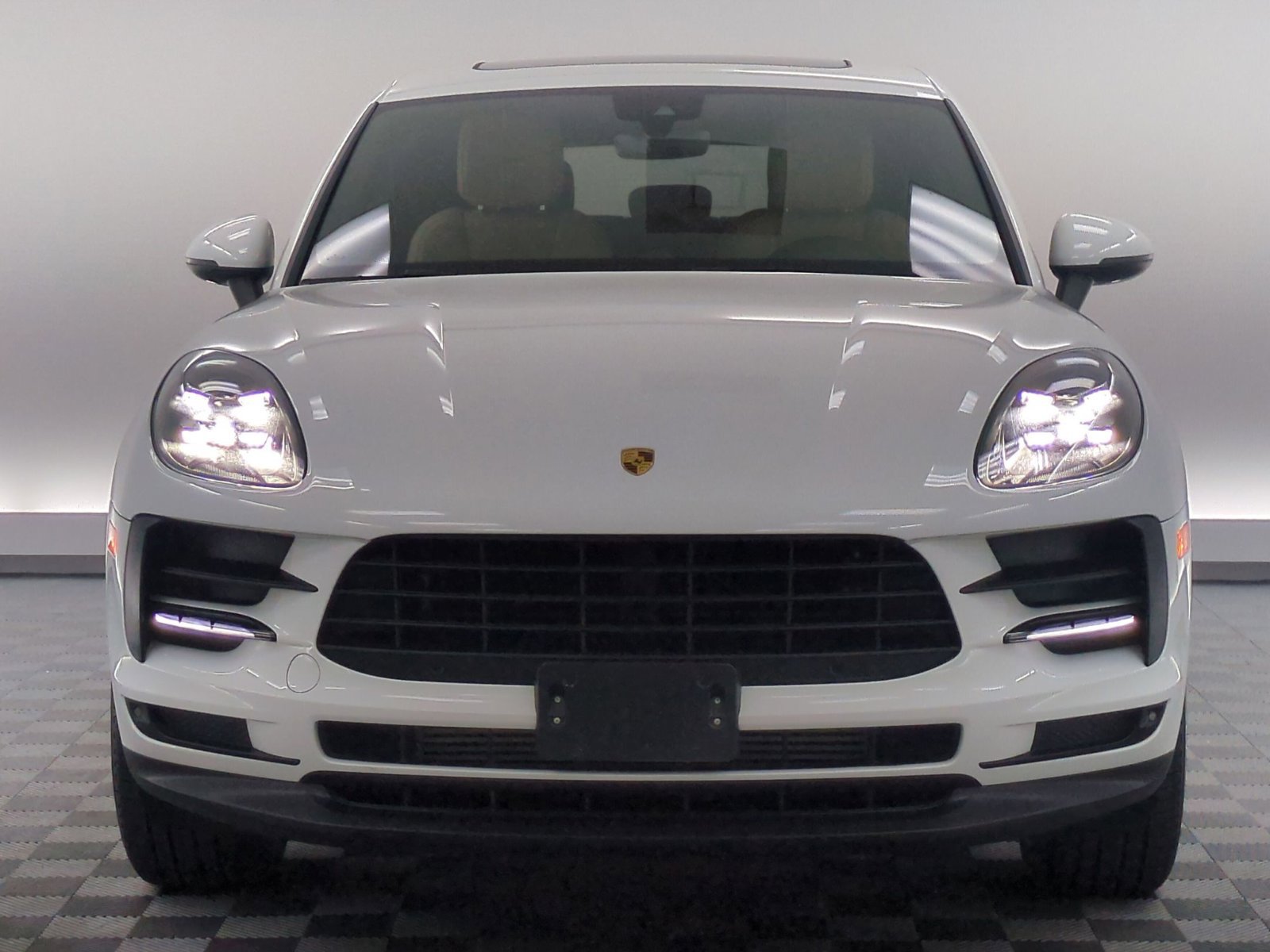 Certified 2020 Porsche Macan AWD/4WD image 6