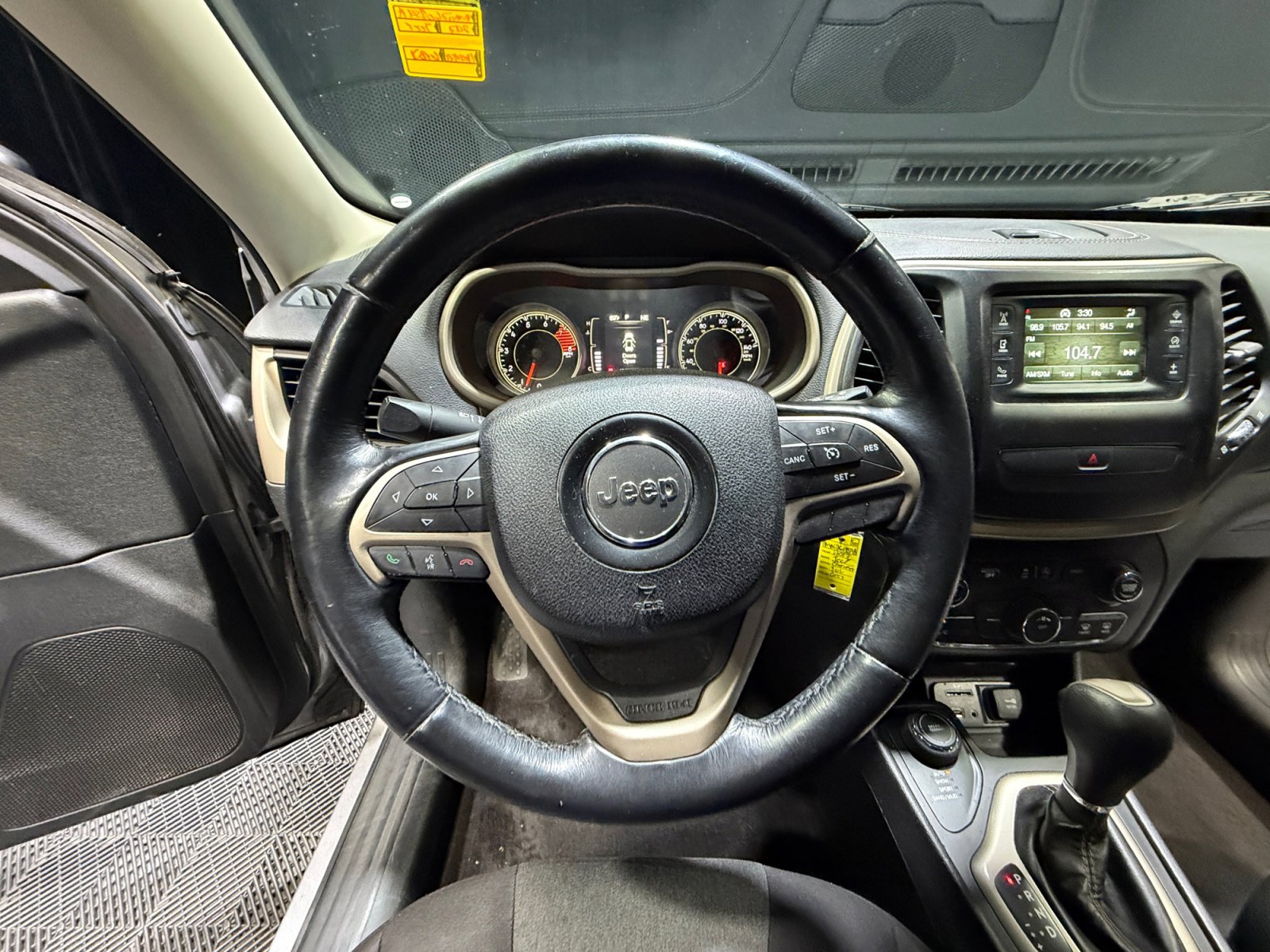 Used 2017 Jeep Cherokee Sport AWD/4WD image 9
