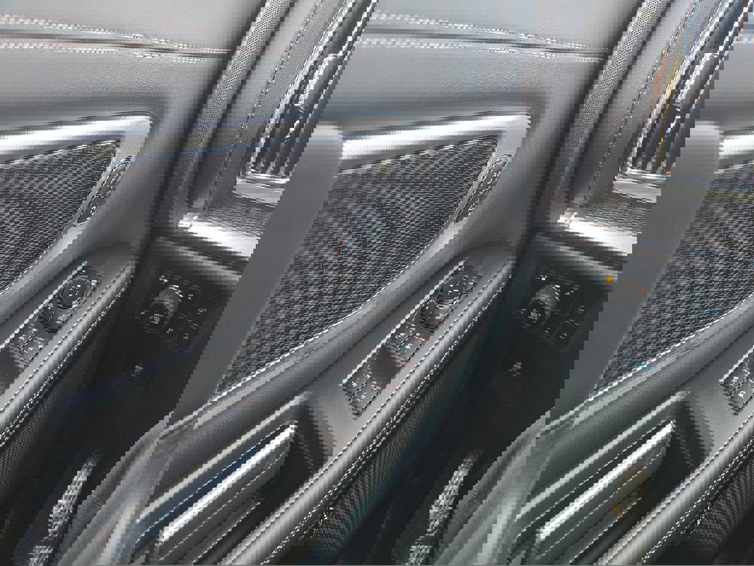 New 2025 Ford Expedition Max Platinum w/ Stealth Performance Package image 19