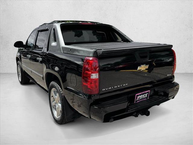 Used 2011 Chevrolet Avalanche LTZ AWD/4WD image 5
