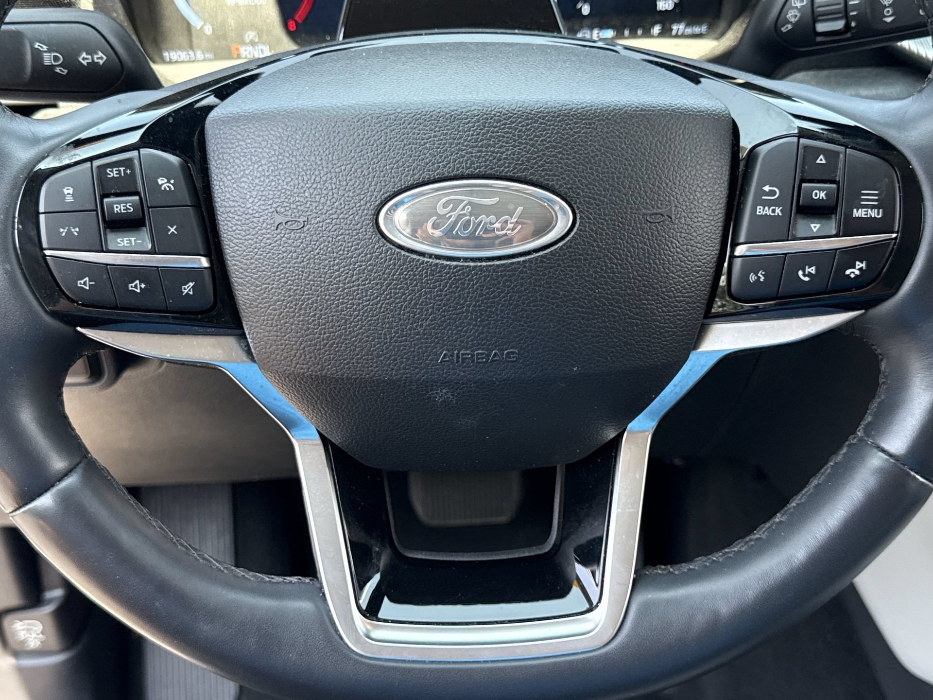 Certified 2025 Ford Explorer Platinum w/ Ultimate Package RWD image 11