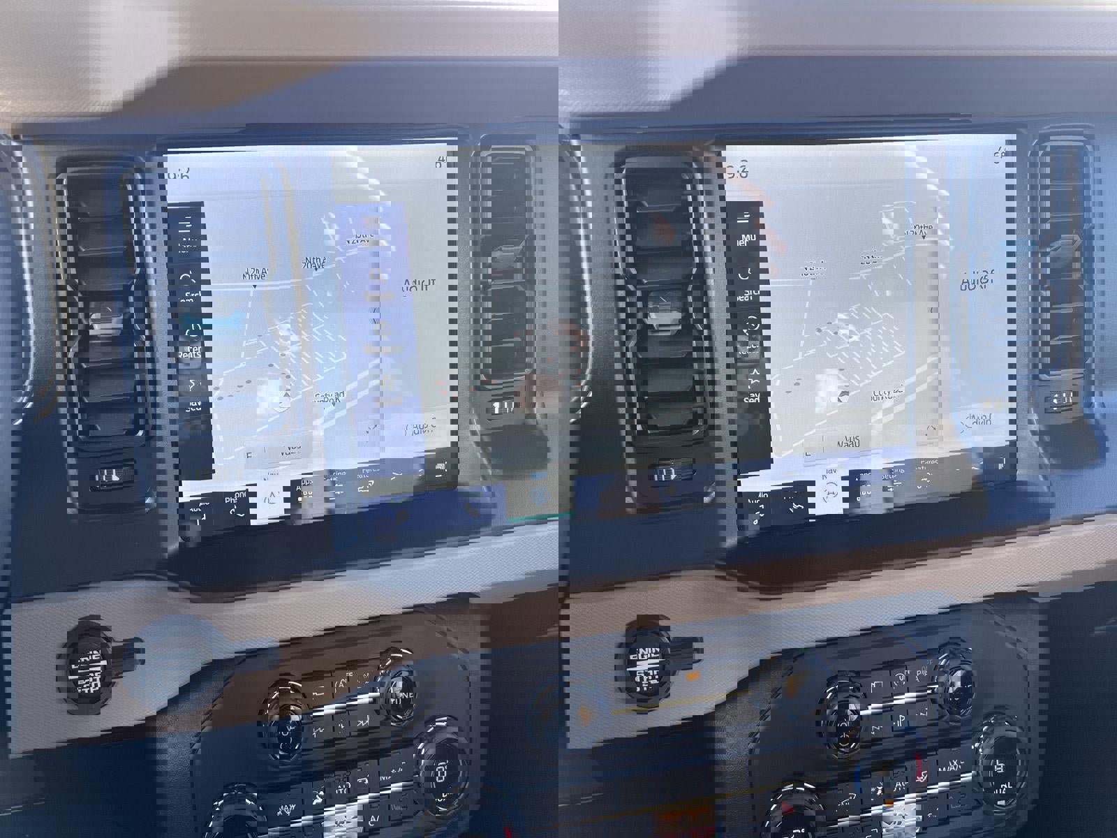 Used 2023 Ford Bronco Wildtrak image 5