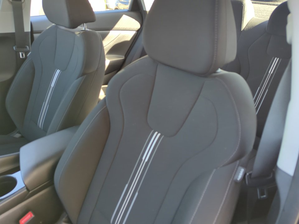 Certified 2023 Hyundai Elantra Blue image 14