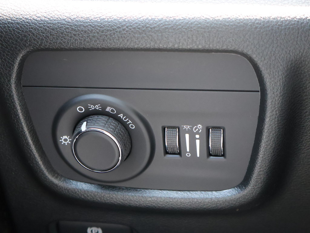 New 2026 Jeep Grand Cherokee Altitude AWD/4WD image 31