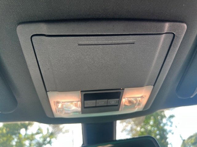 Used 2018 Ford Explorer Platinum image 31