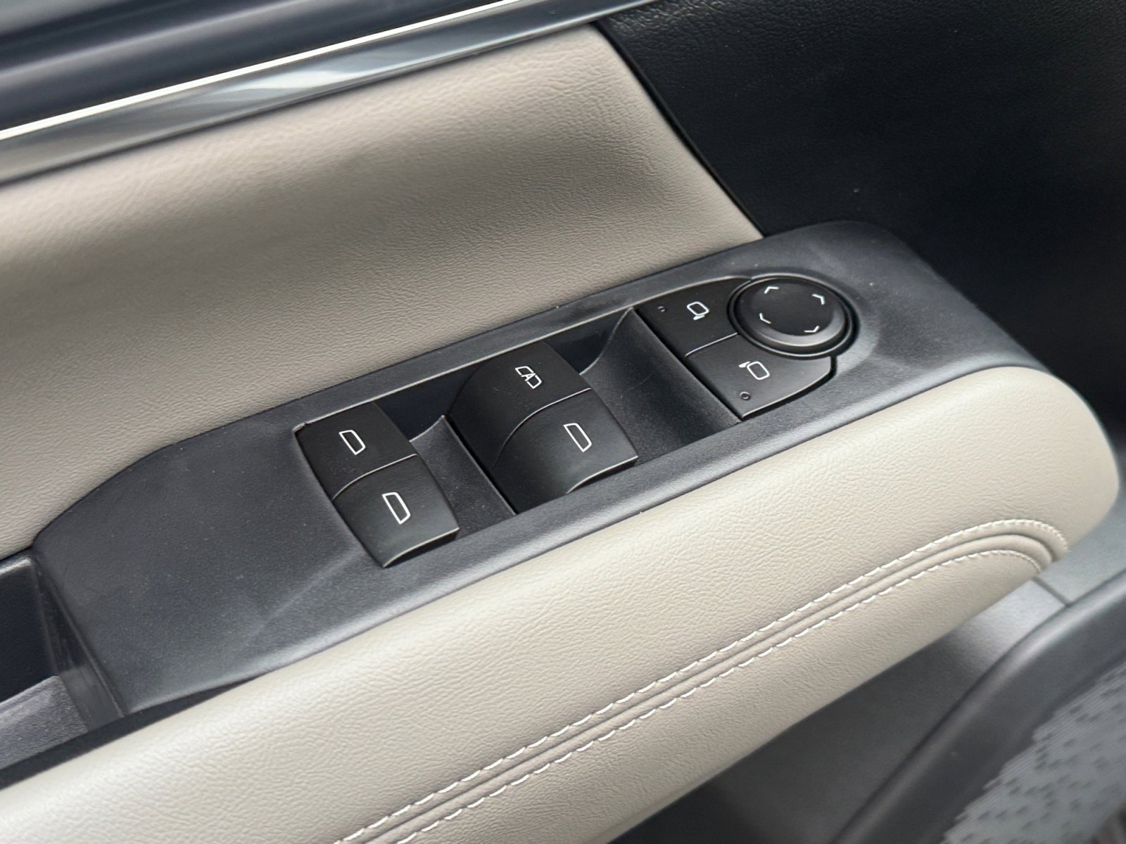 New 2026 GMC Terrain Elevation image 25