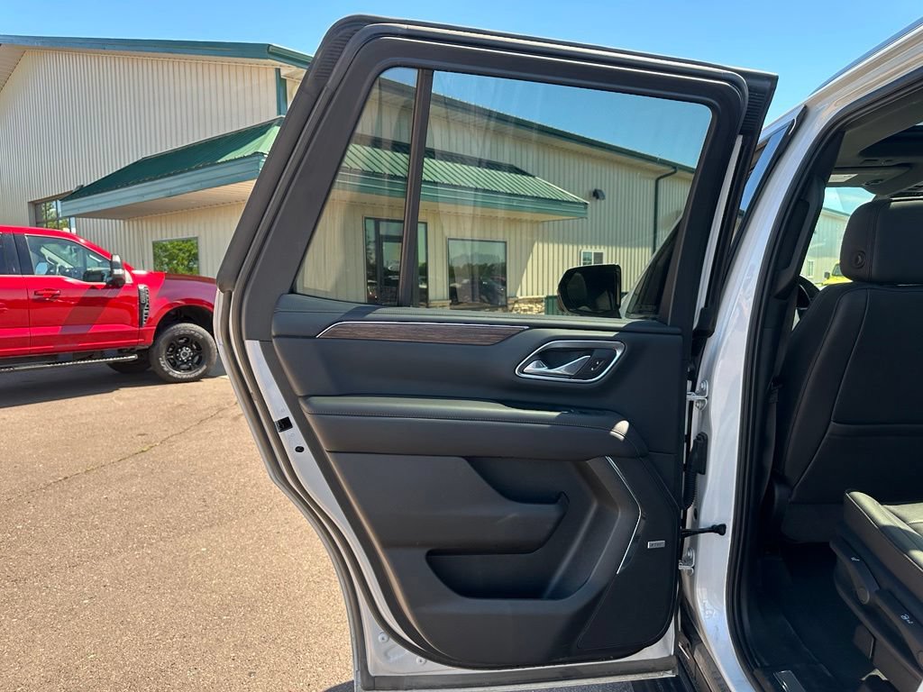 Used 2021 Chevrolet Tahoe High Country w/ Premium Package AWD/4WD image 21