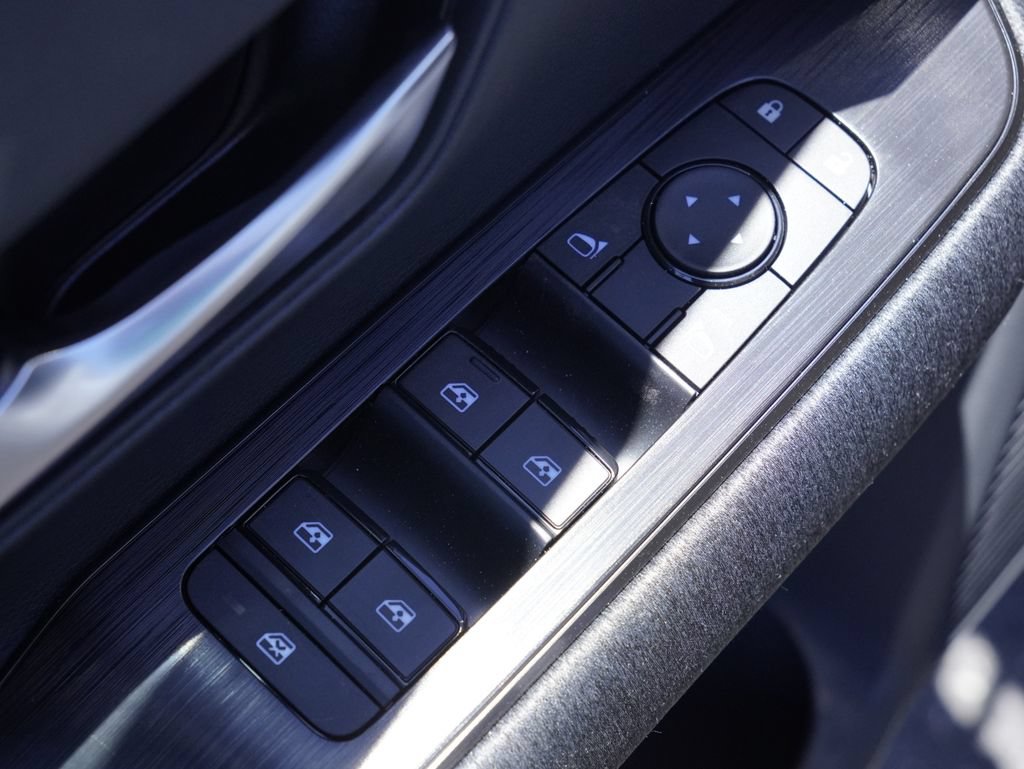 New 2026 Nissan Kicks SV w/ Cold Weather Package FWD image 9