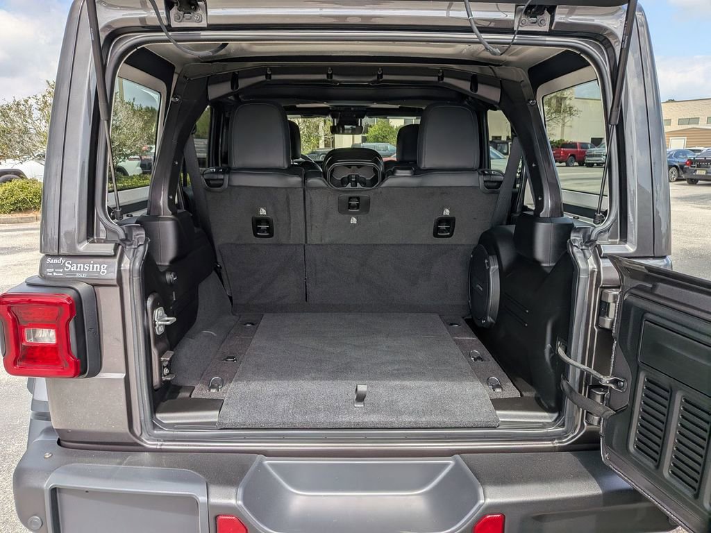 Used 2025 Jeep Wrangler Unlimited Rubicon image 32