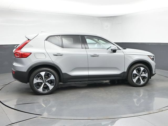 Used 2024 Volvo XC40 B5 Plus w/ Protection Package Premier AWD/4WD image 9
