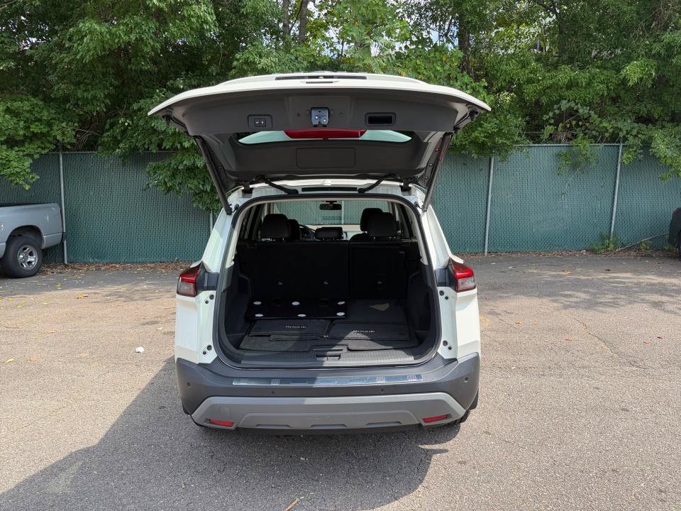 Used 2023 Nissan Rogue SV w/ SV Premium B Package AWD/4WD image 18