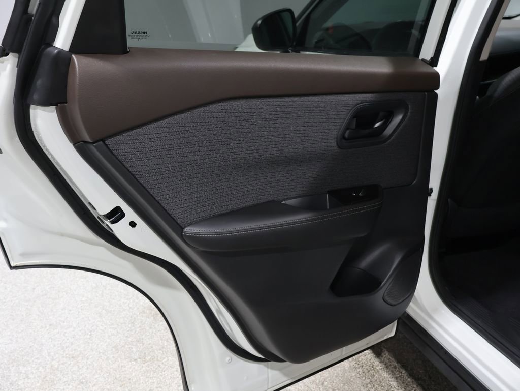 Used 2022 Nissan Rogue S image 18