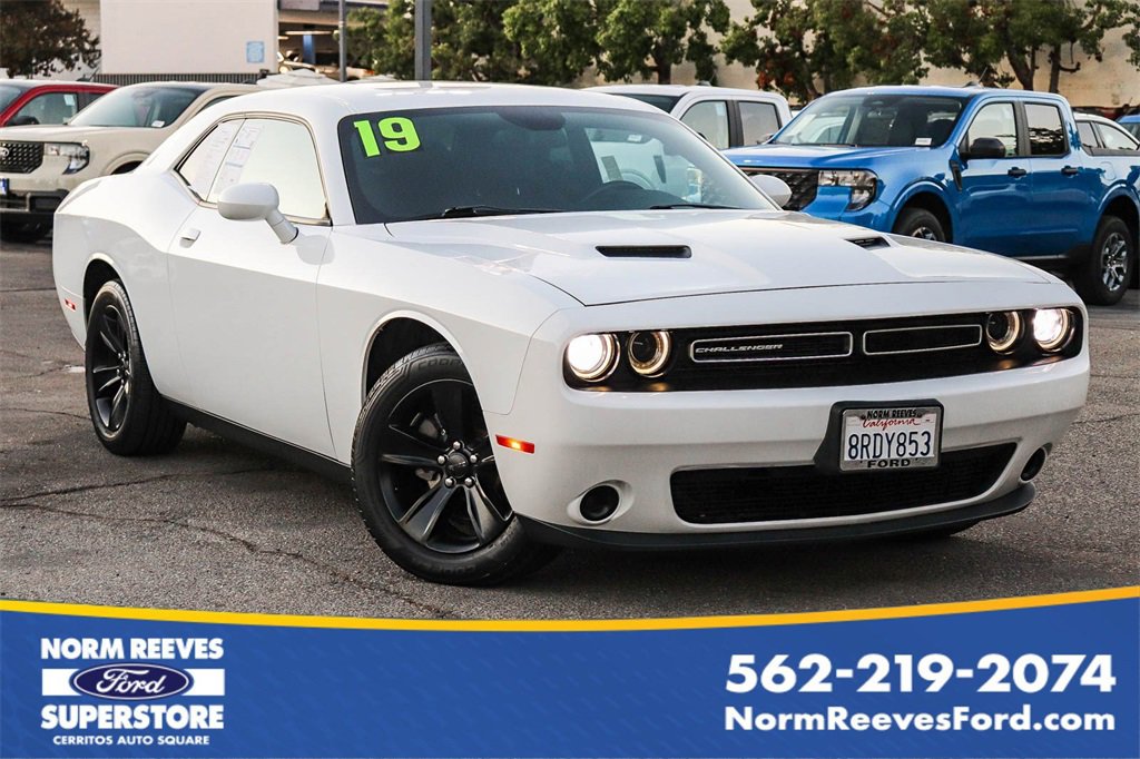 Used 2016 Dodge Challenger SXT