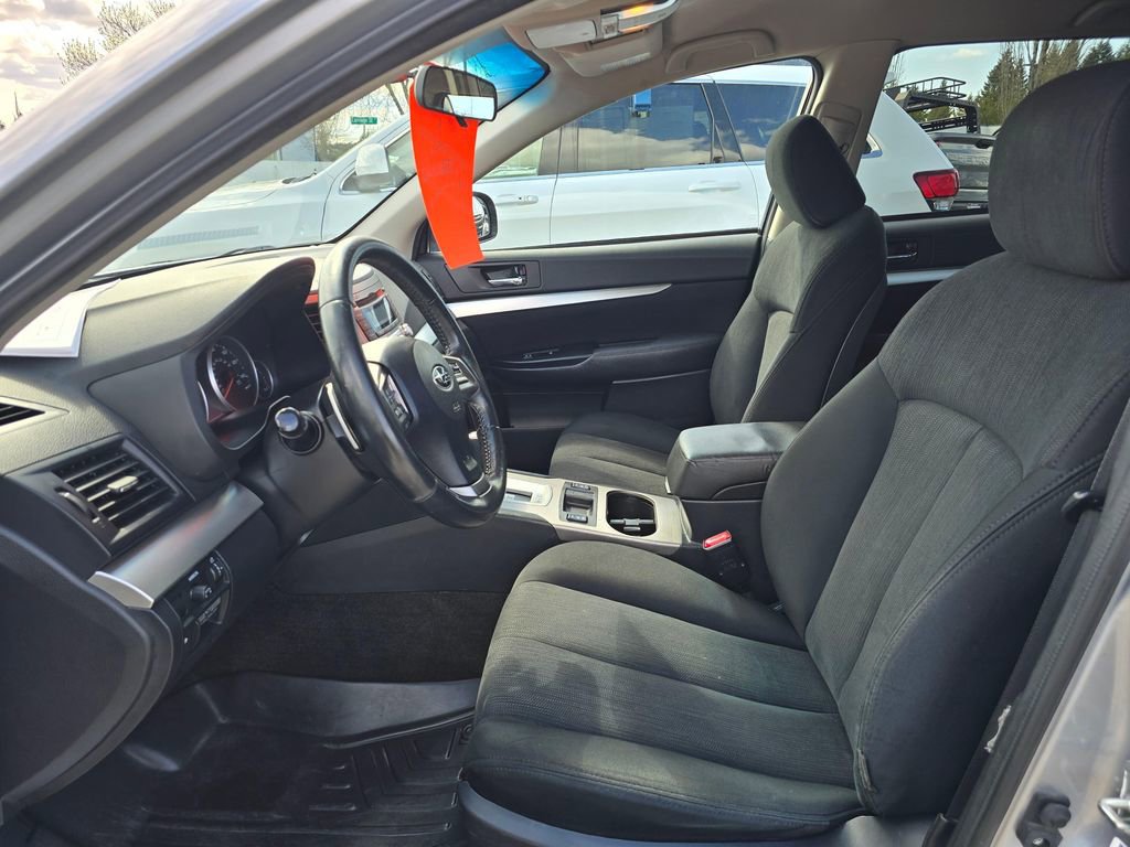 Used 2013 Subaru Outback 2.5i Premium AWD/4WD image 8
