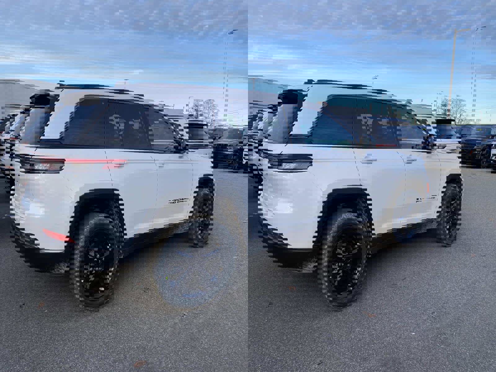 New 2026 Jeep Grand Cherokee Limited w/ Limited Altitude Package image 2