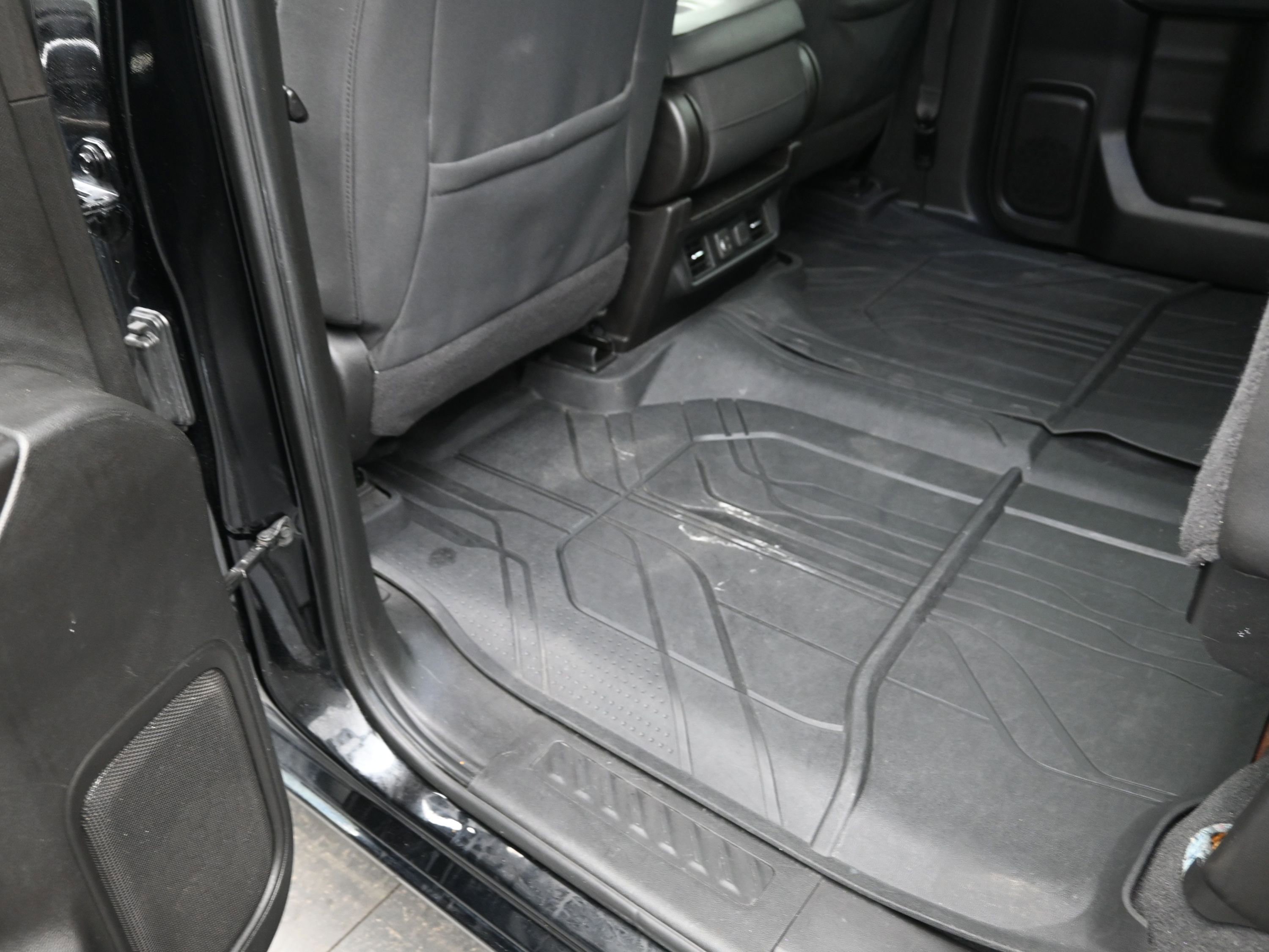 Used 2020 Chevrolet Silverado 1500 LT w/ Texas Edition image 18