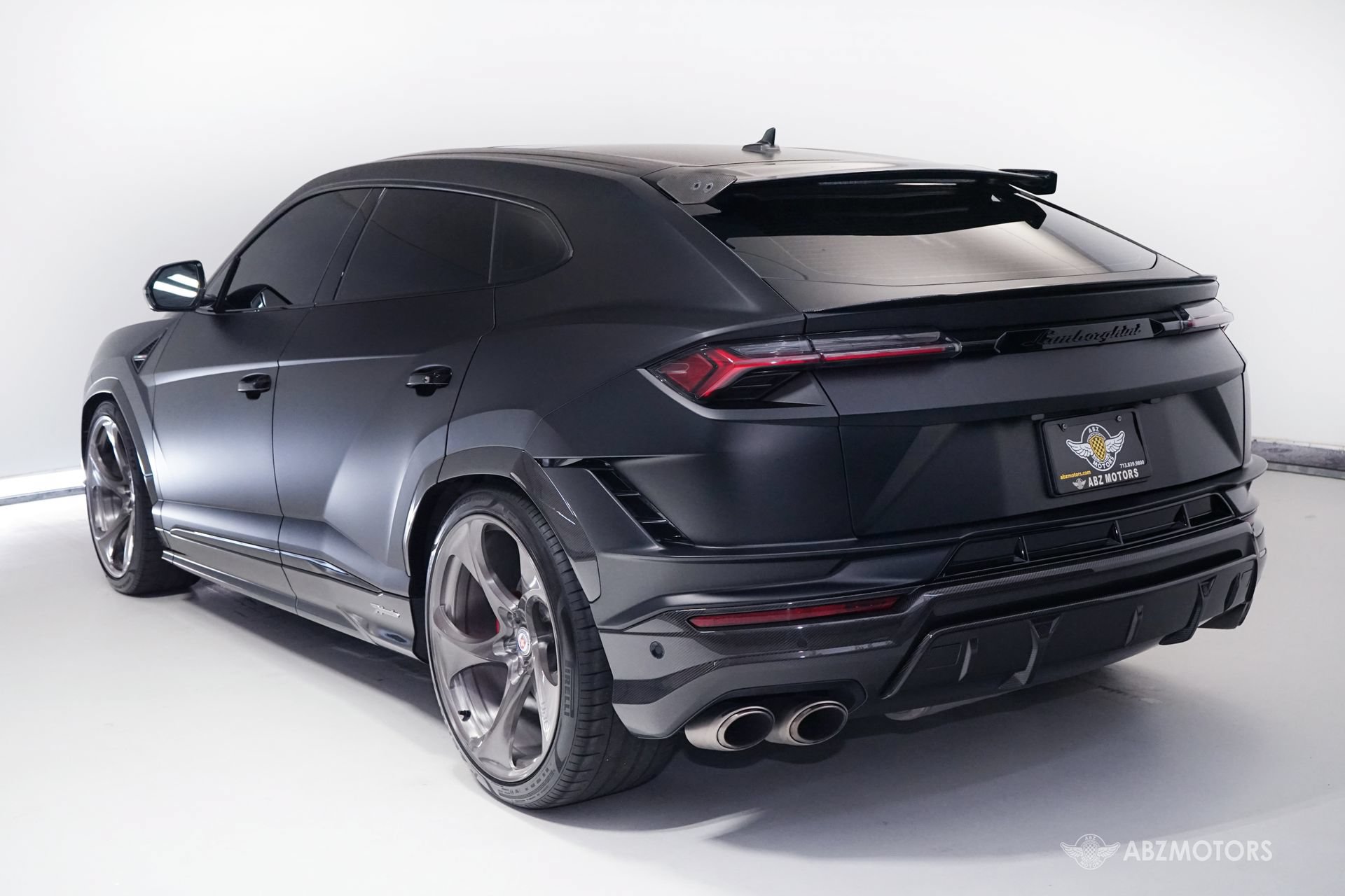 Used 2023 Lamborghini Urus Performante AWD/4WD image 7