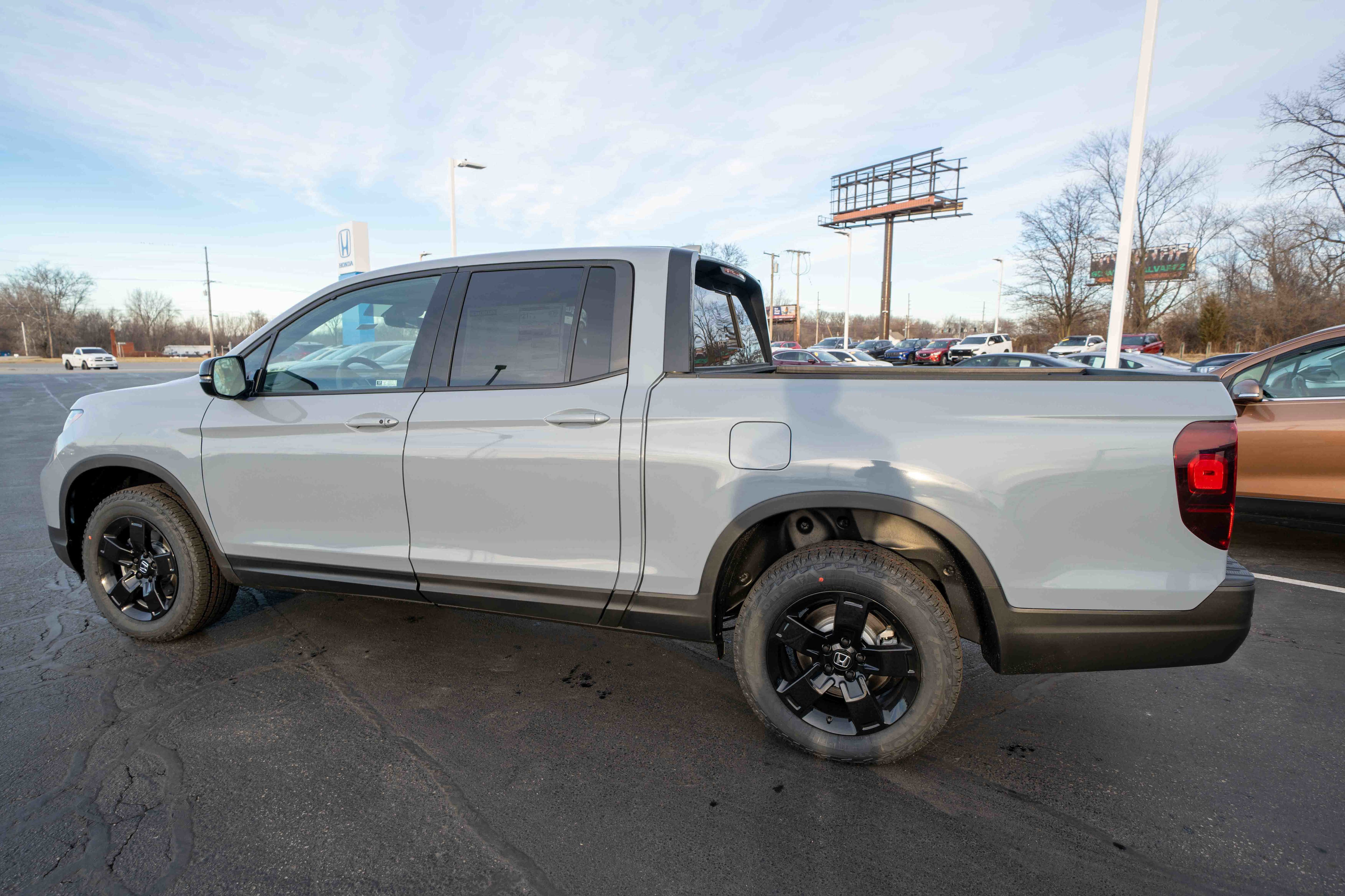 New 2026 Honda Ridgeline Black Edition image 4