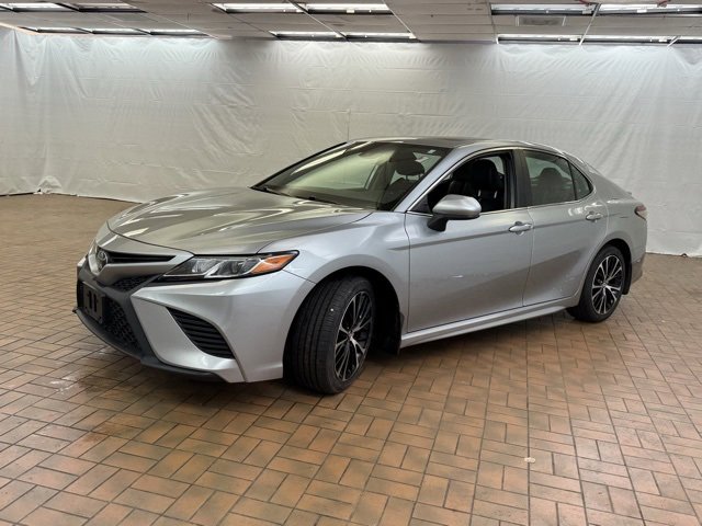 Used 2019 Toyota Camry SE image 3