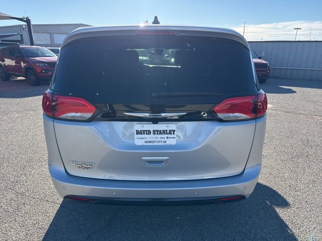 New 2026 Chrysler Voyager LX image 5