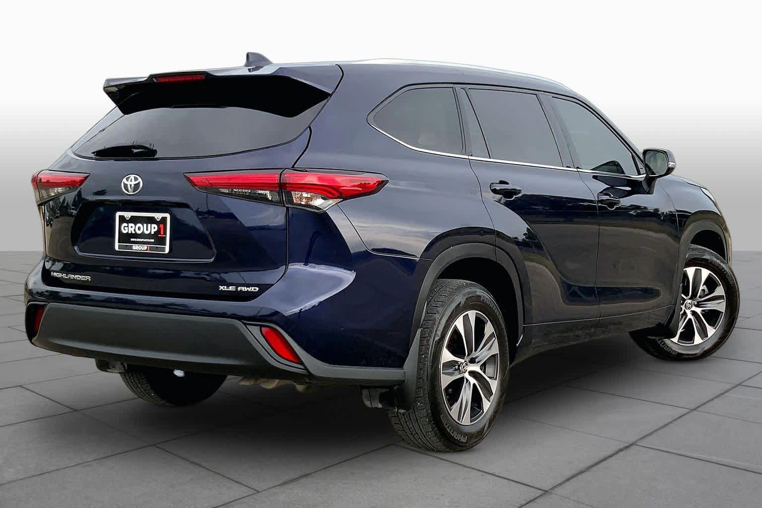 Used 2020 Toyota Highlander XLE AWD/4WD image 13