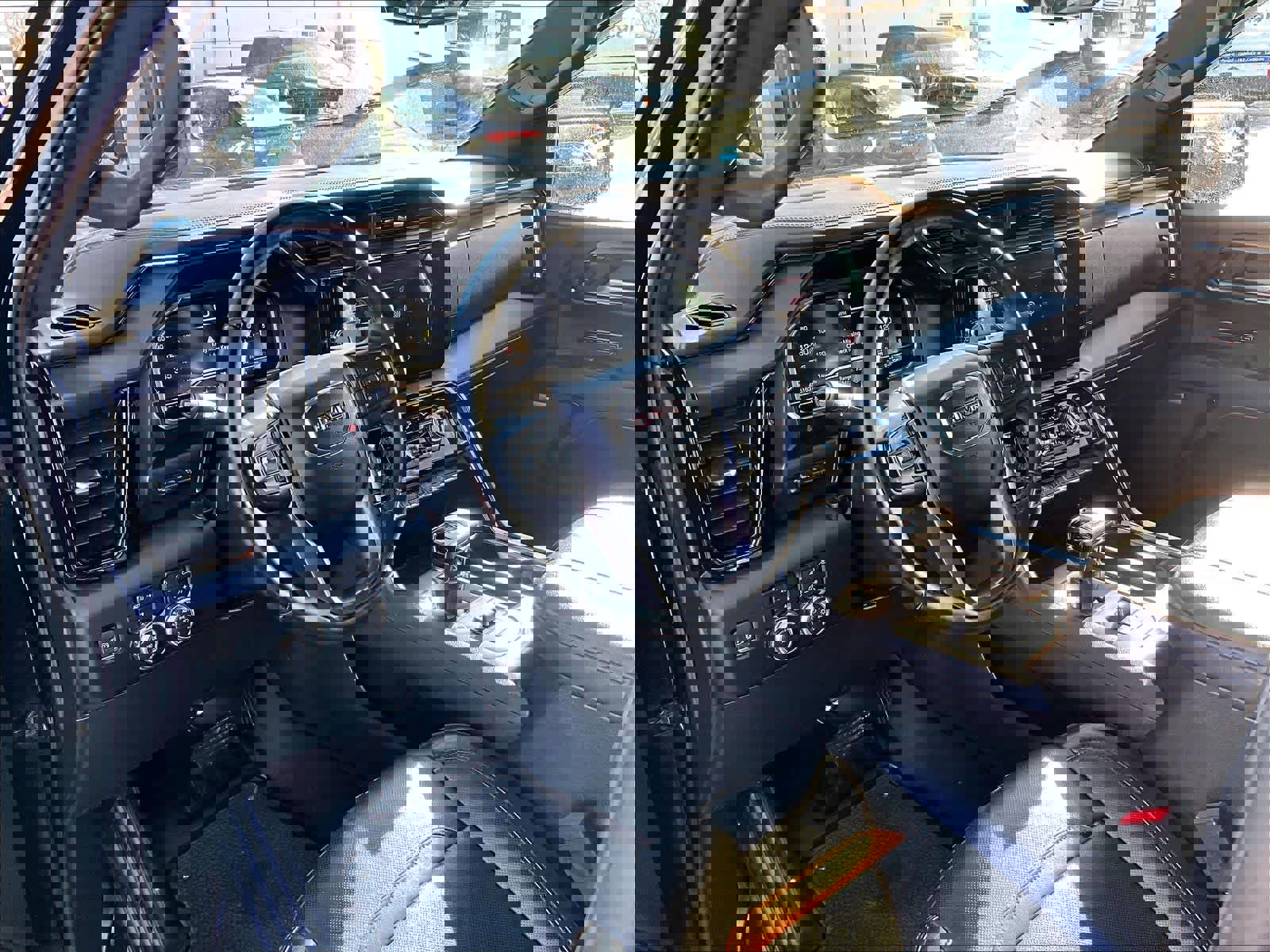 Used 2023 GMC Sierra 1500 AT4 w/ Technology Package image 8