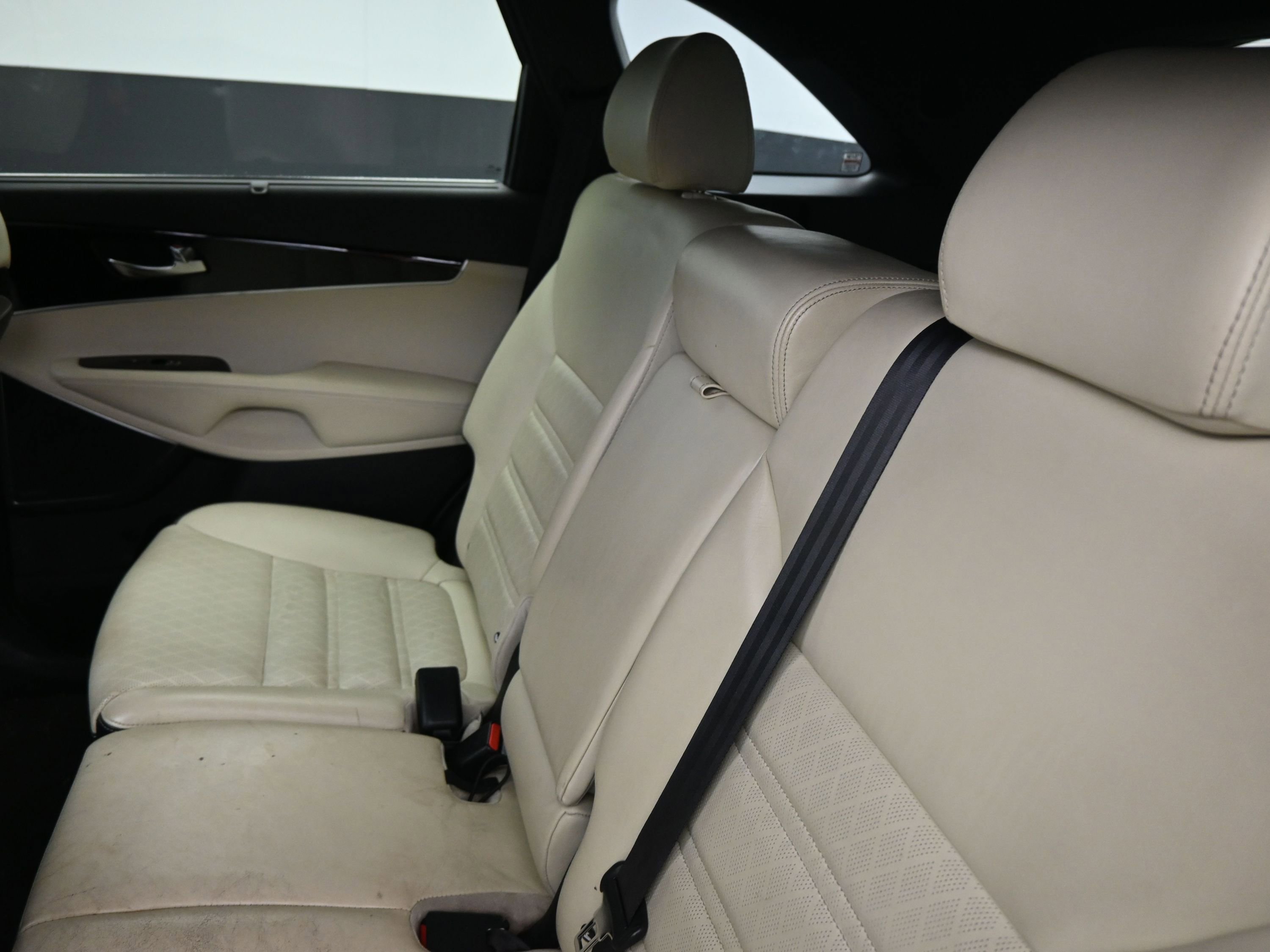 Used 2016 Kia Sorento SX image 17