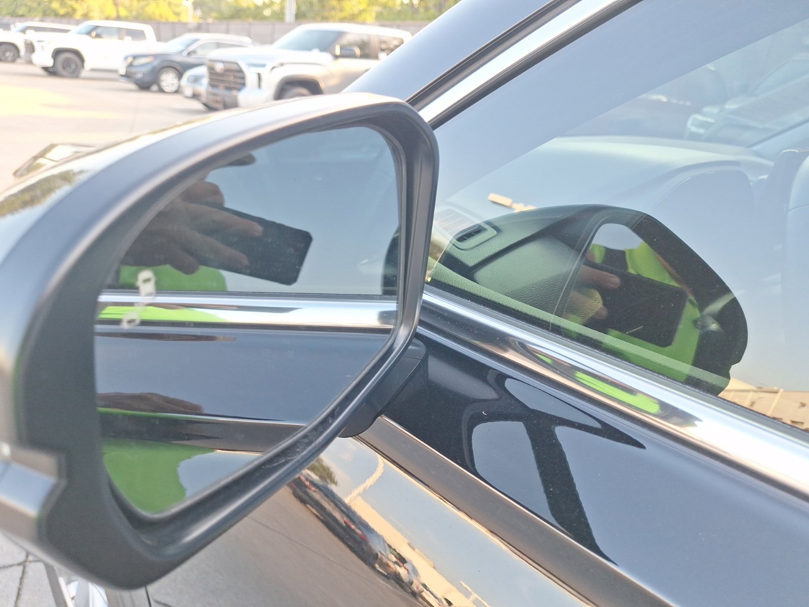 Used 2025 Honda CR-V EX-L image 12