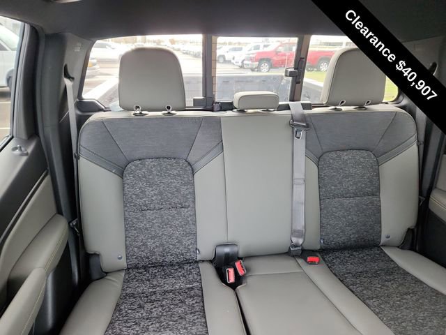 Used 2024 Chevrolet Colorado ZR2 w/ Technology Package image 27