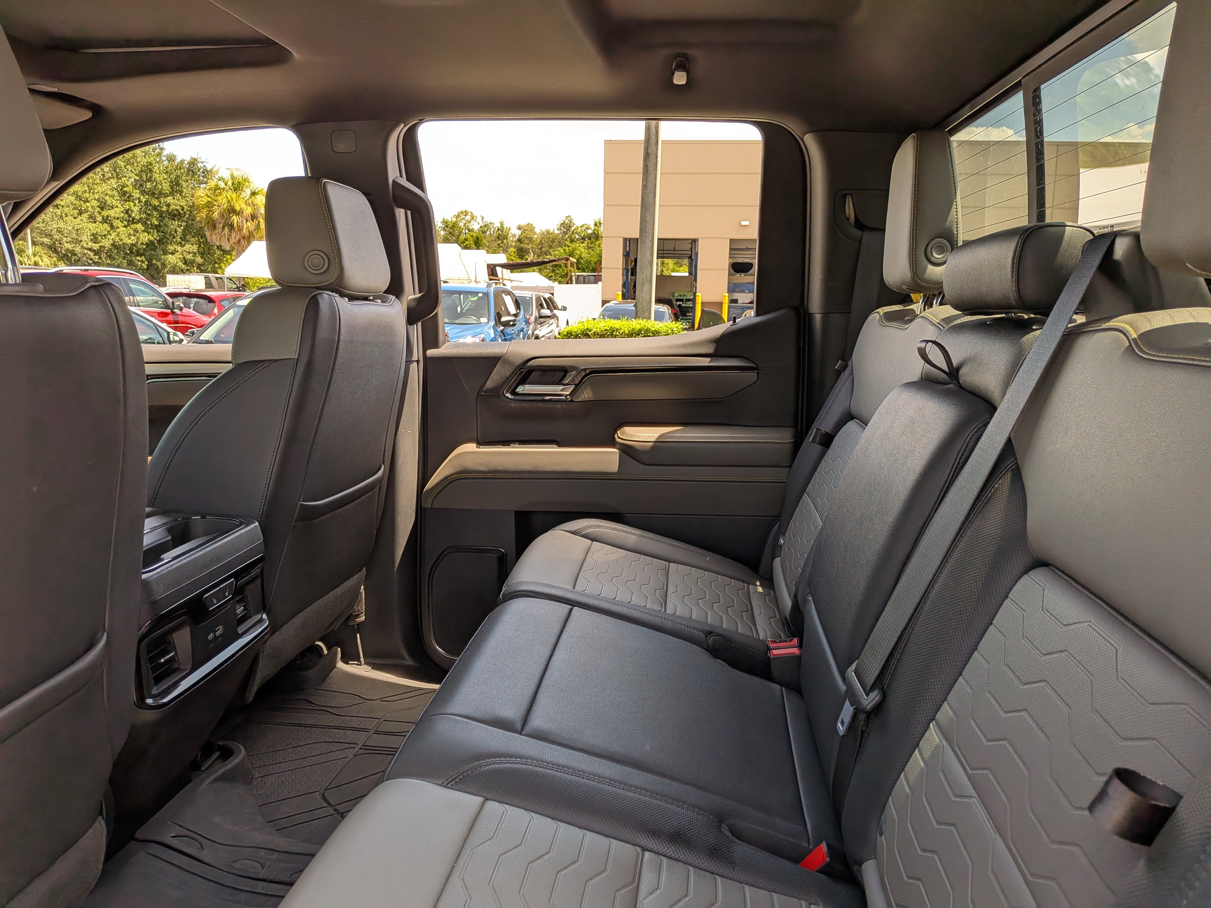 Used 2023 Chevrolet Silverado 1500 ZR2 w/ Technology Package AWD/4WD image 14