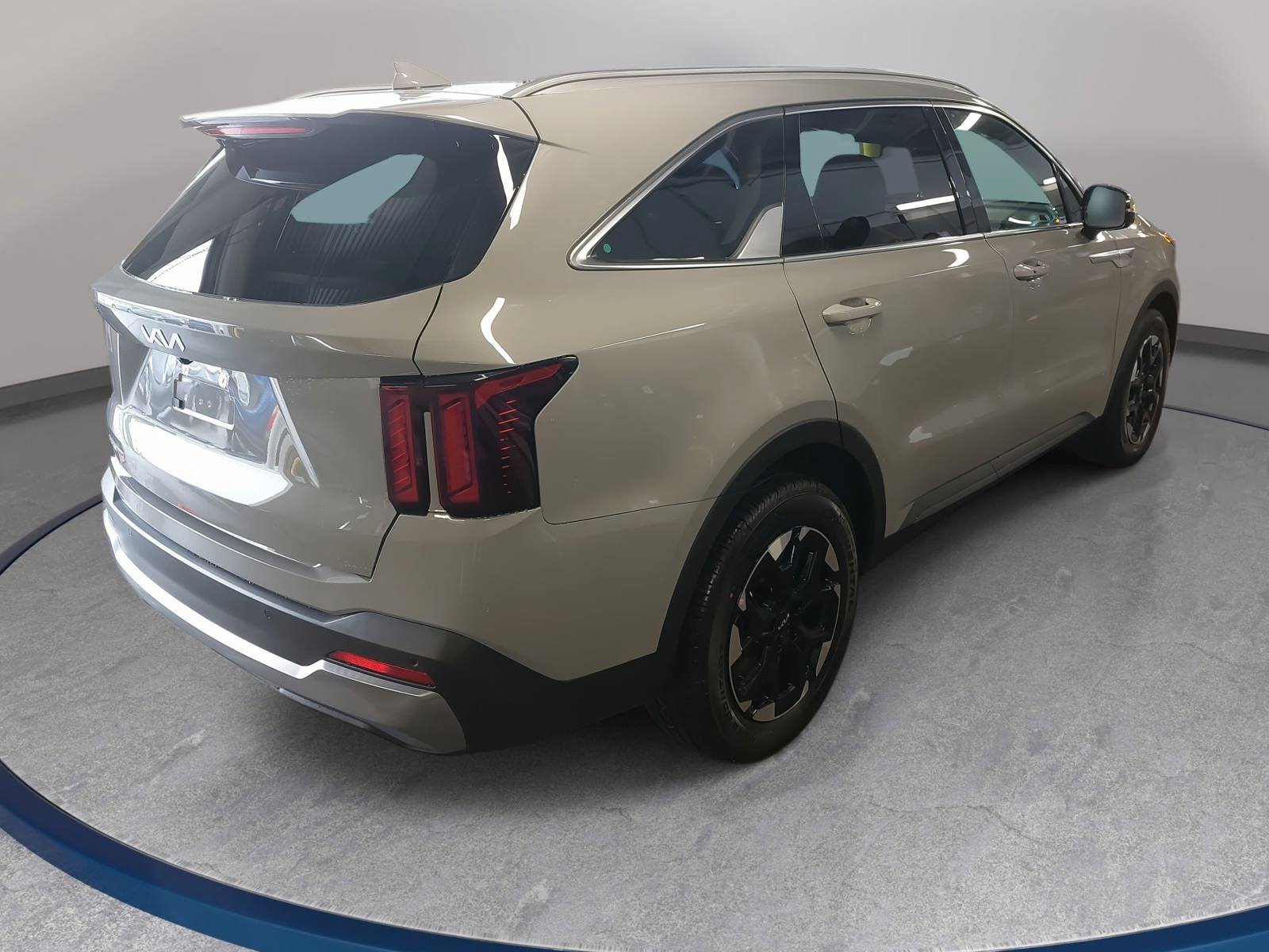 New 2026 Kia Sorento S w/ S Panoramic Sunroof Package FWD image 5