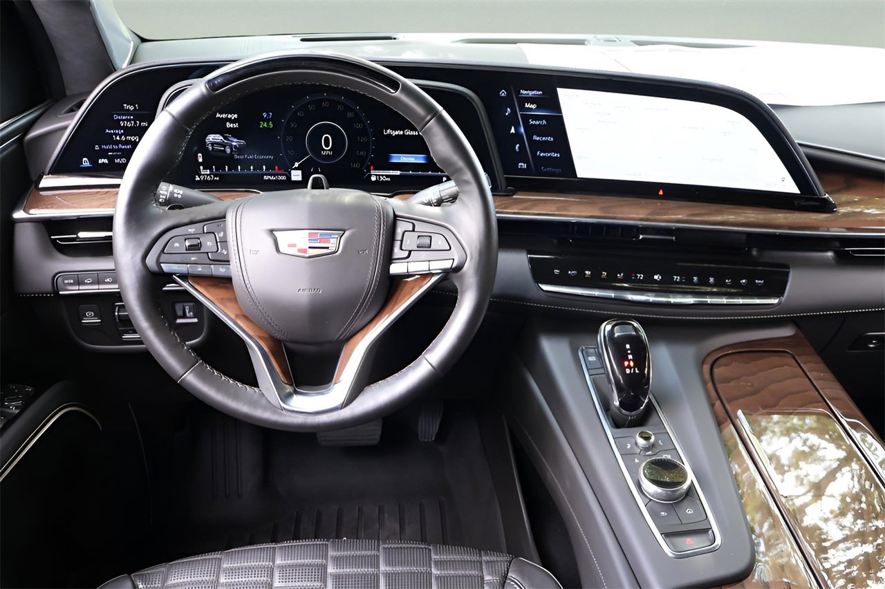 Certified 2023 Cadillac Escalade ESV Premium Luxury Platinum image 18