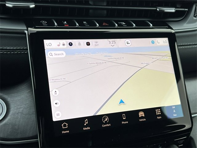 New 2025 Jeep Grand Cherokee Limited w/ Black Appearance Package image 22