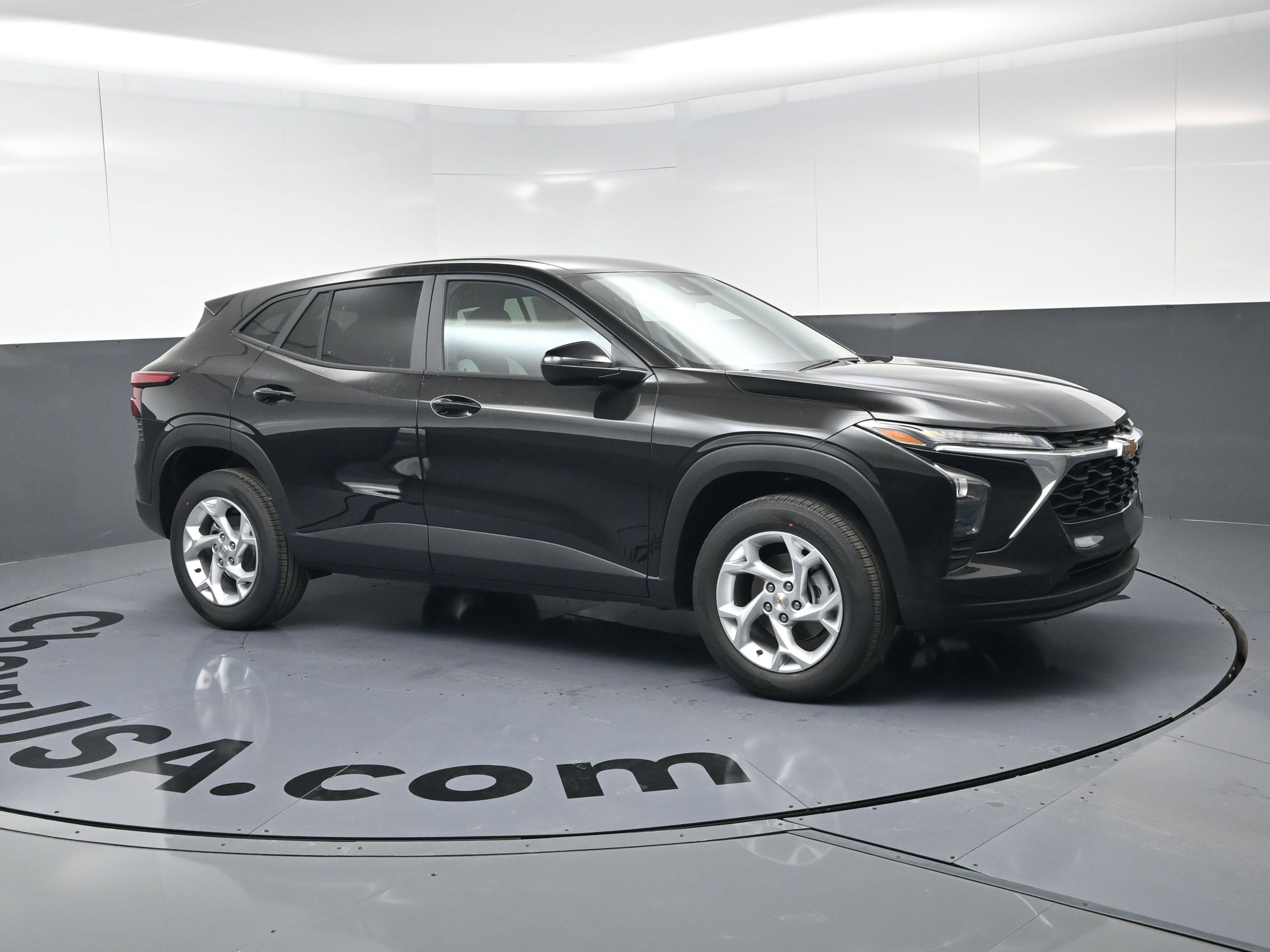 New 2026 Chevrolet Trax LS w/ LS Convenience Package image 2