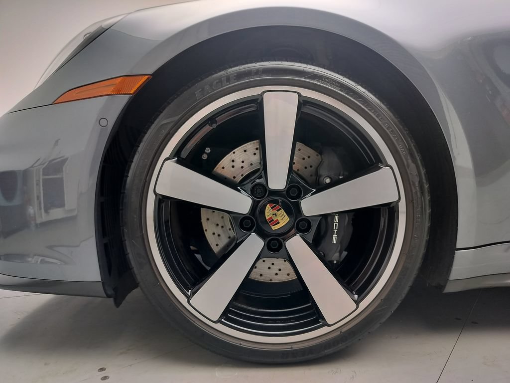 Certified 2025 Porsche 911 Carrera RWD image 22