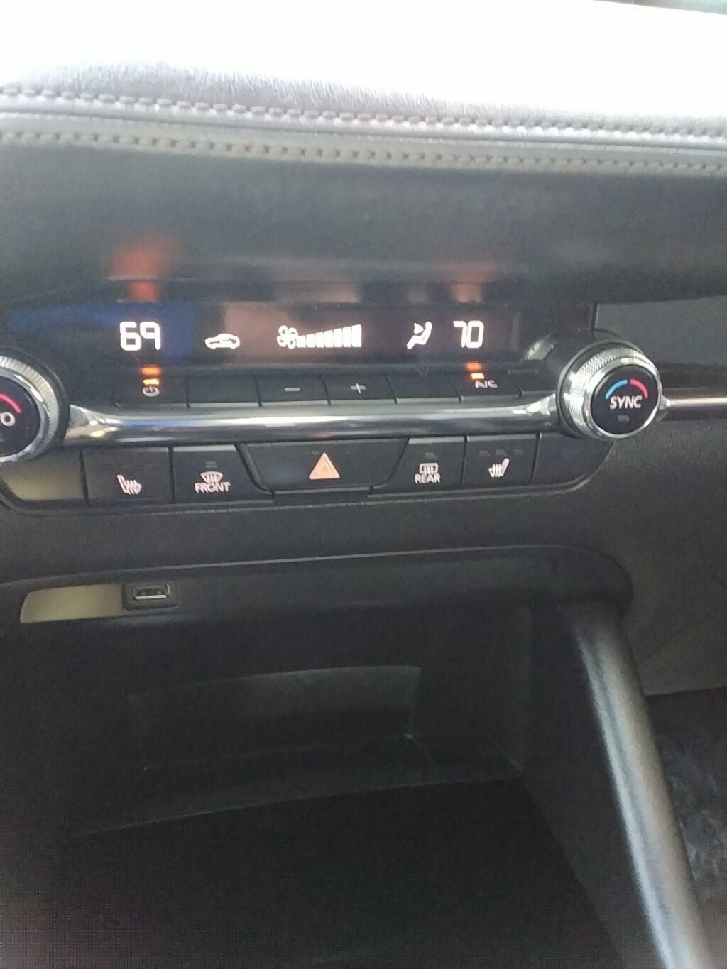 Used 2019 MAZDA MAZDA3 Hatchback w/ Preferred Package FWD image 22
