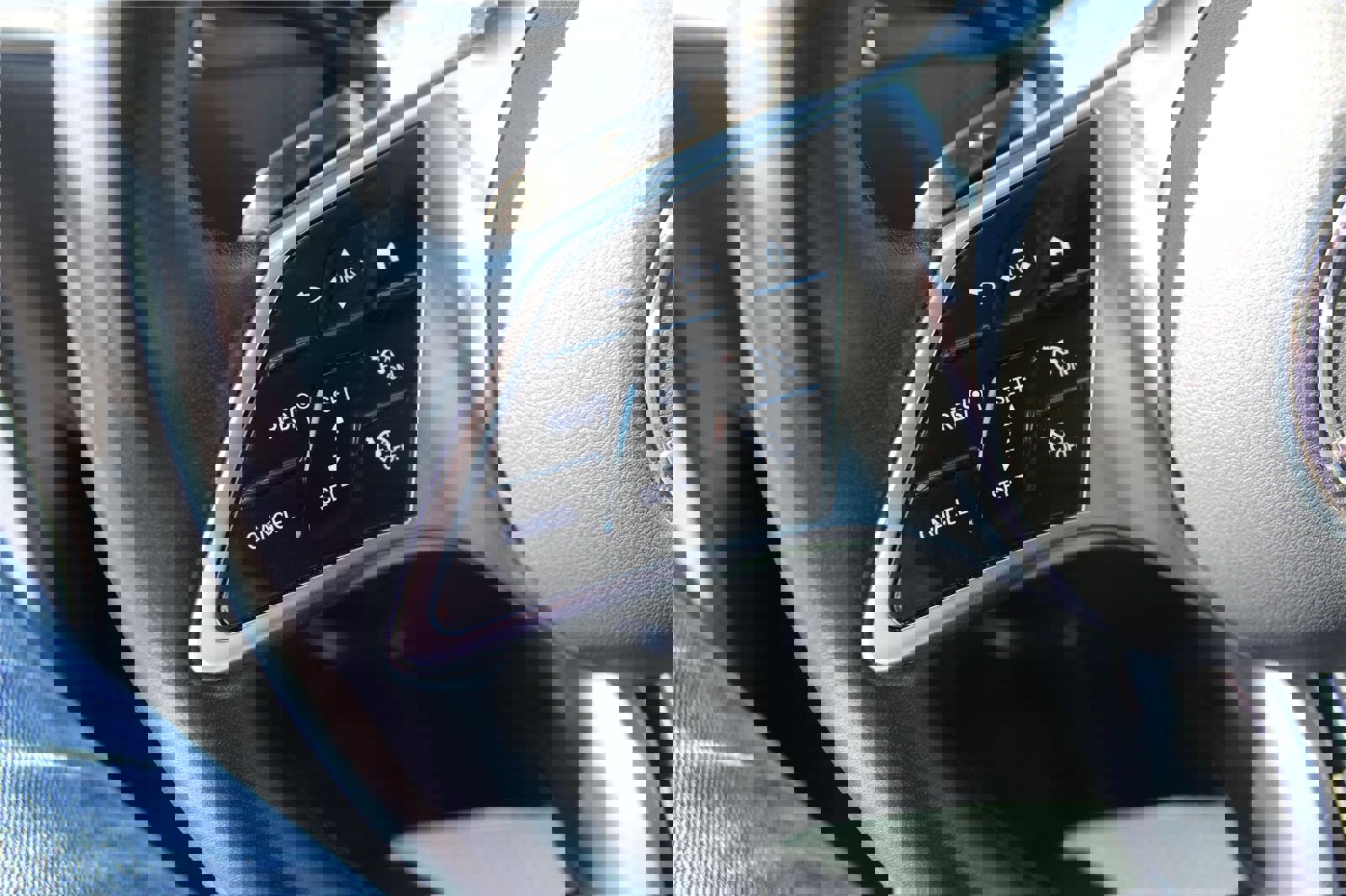 Used 2024 Mercedes-Benz GLC 300 4MATIC image 29