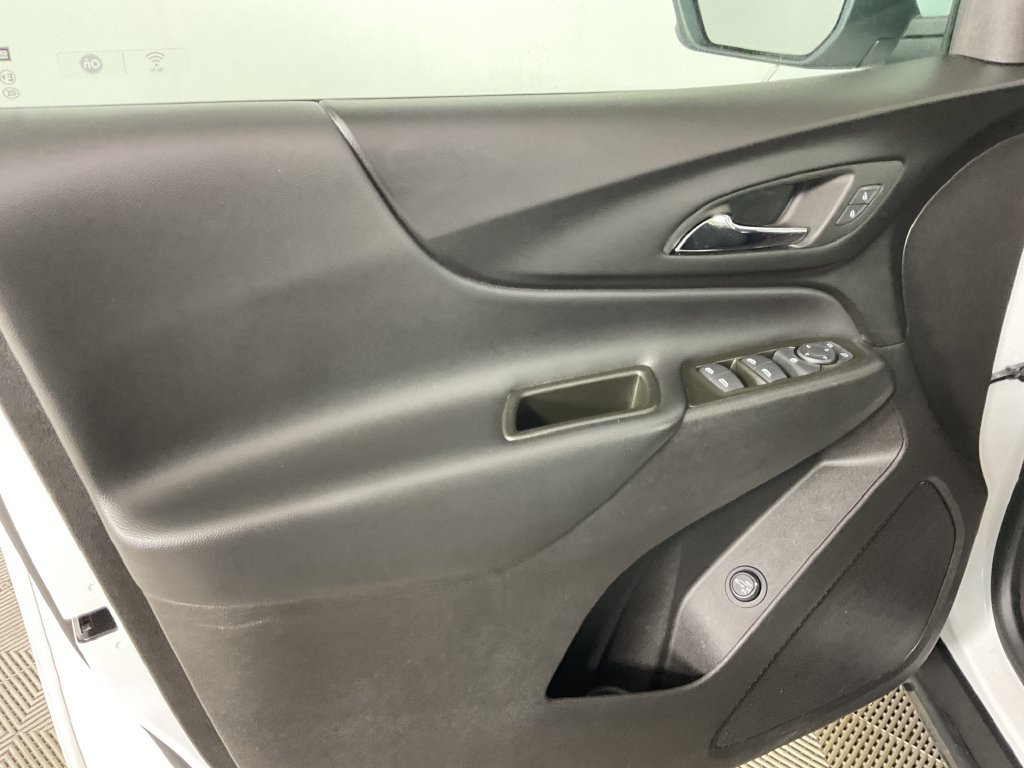 Used 2024 Chevrolet Equinox LT AWD/4WD image 16