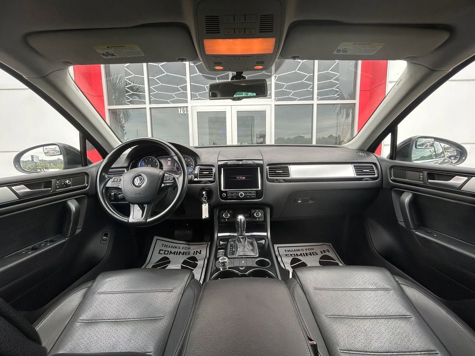 Used 2011 Volkswagen Touareg Sport image 10