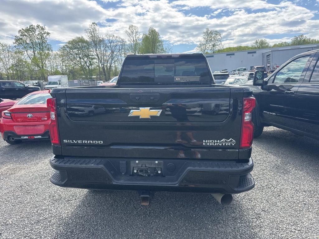 Used 2024 Chevrolet Silverado 2500 High Country w/ High Country Premium Package image 6