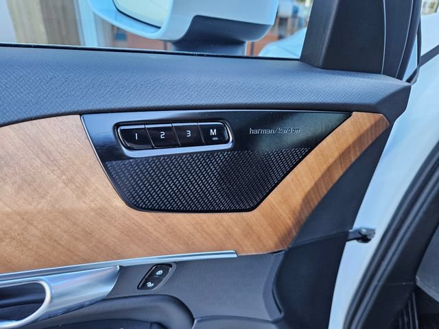 Certified 2024 Volvo XC90 T8 Plus w/ Protection Package AWD/4WD image 24