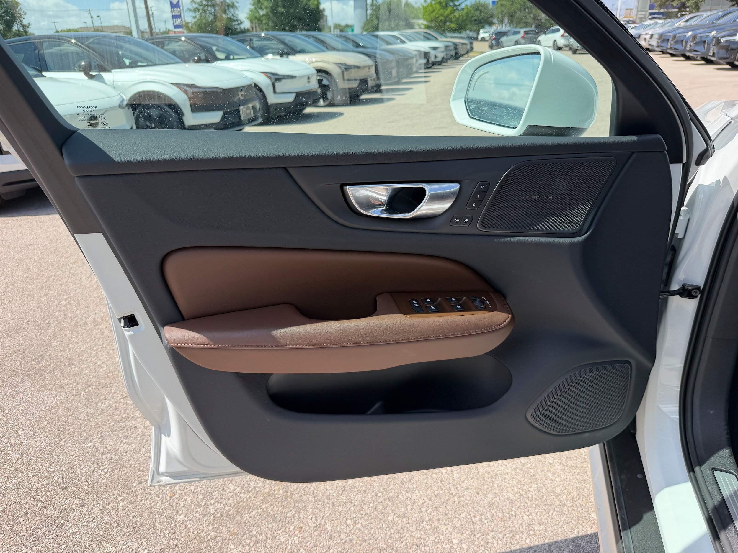 New 2026 Volvo V60 B5 Cross Country Ultra w/ Climate Package AWD/4WD image 19