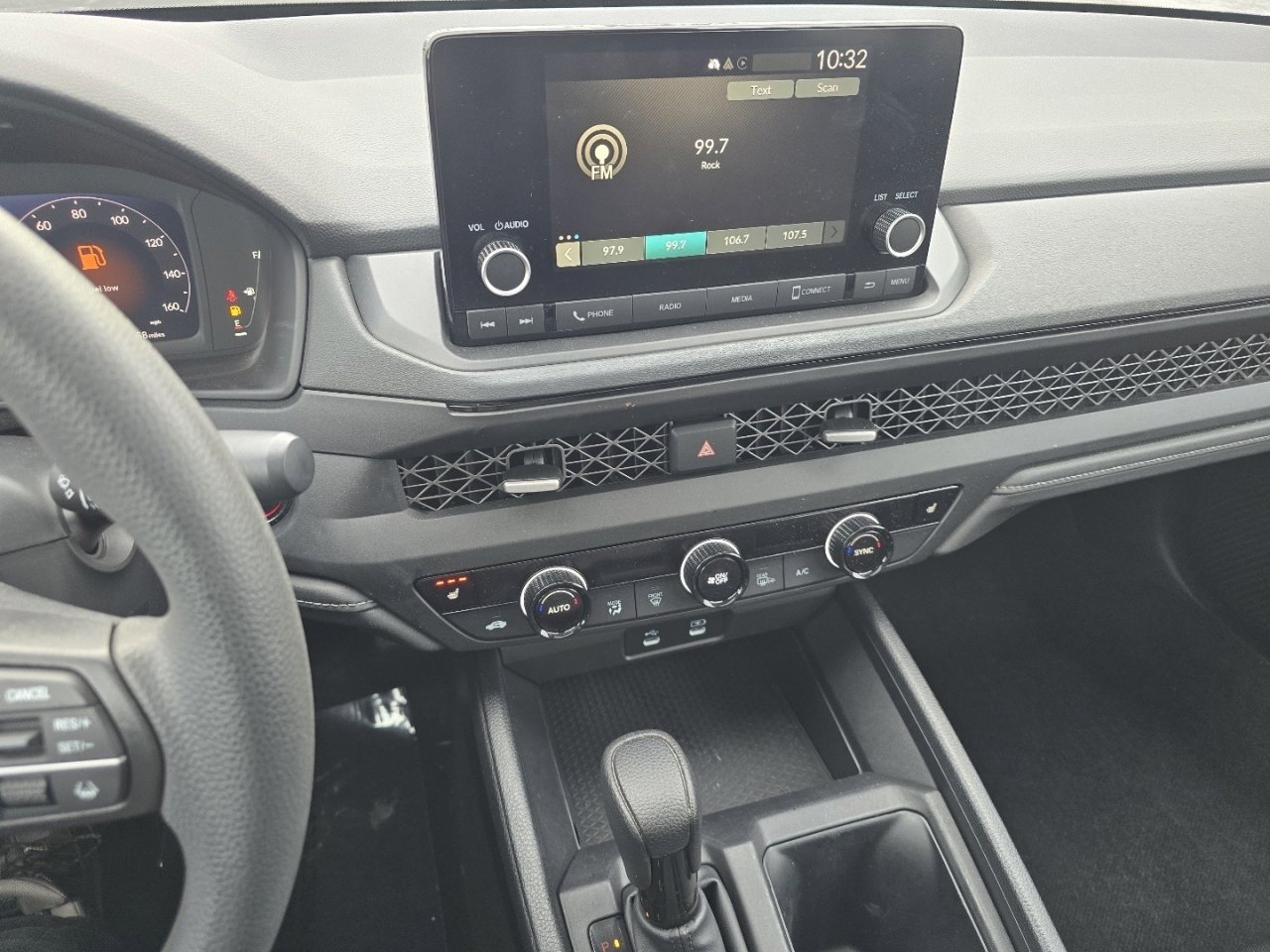 Certified 2025 Honda Accord SE image 28