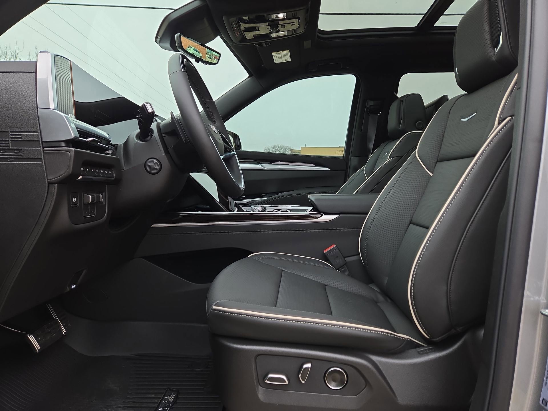 New 2026 Cadillac Escalade ESV Luxury w/ Touring Package image 16