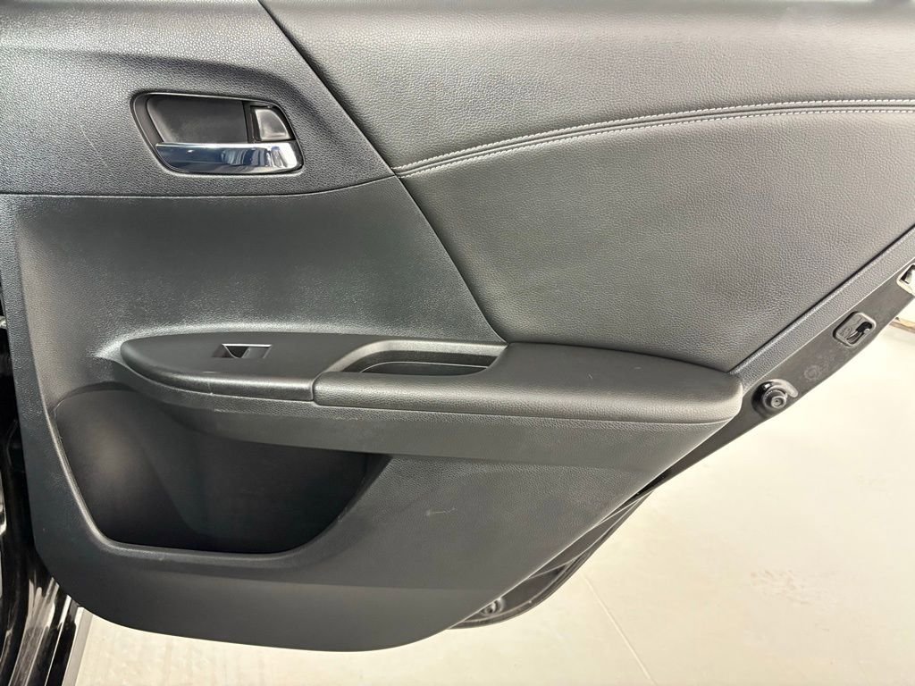 Used 2016 Honda Accord Sport image 33