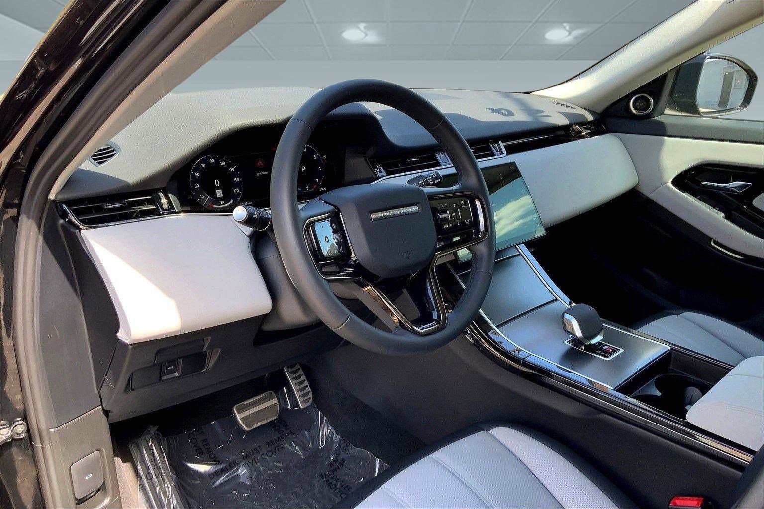 Used 2024 Land Rover Range Rover Evoque Dynamic SE image 26