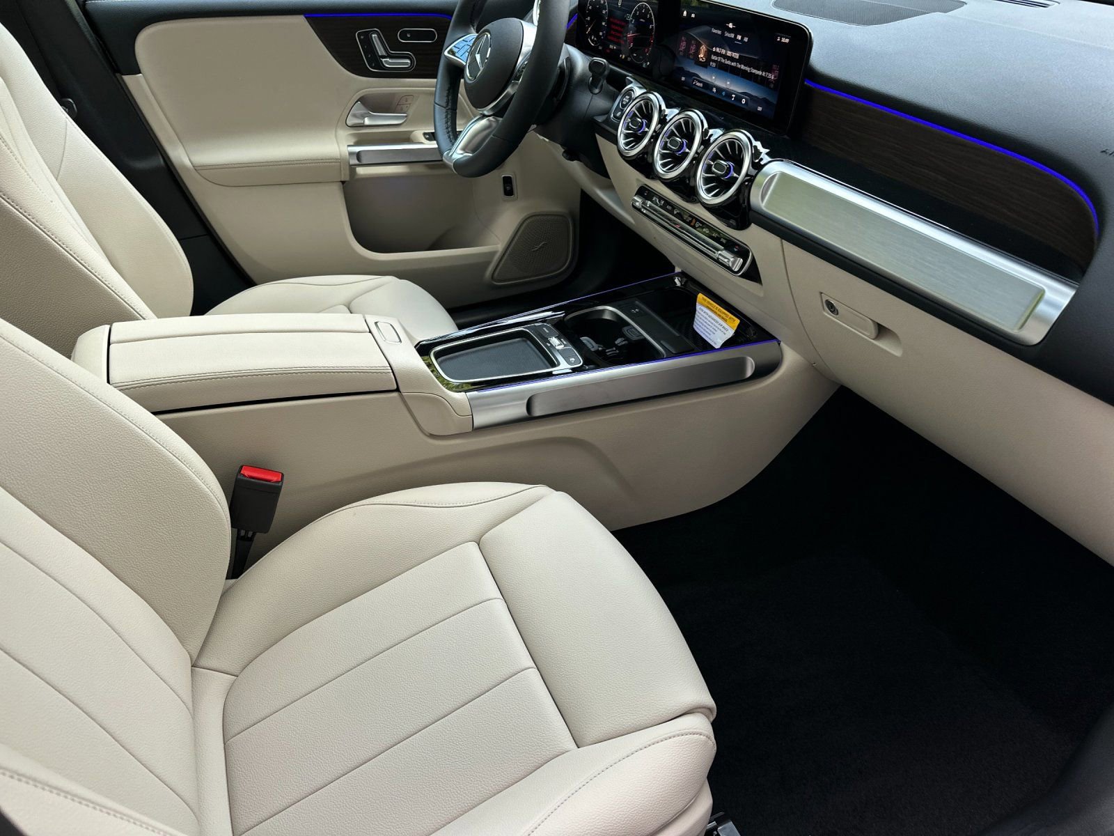New 2026 Mercedes-Benz GLB 250 4MATIC image 16