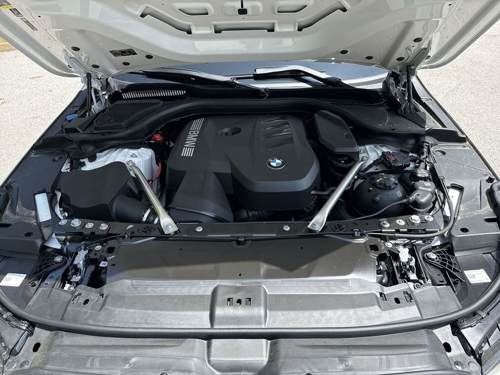 Used 2026 BMW 530i xDrive w/ Premium Package image 32