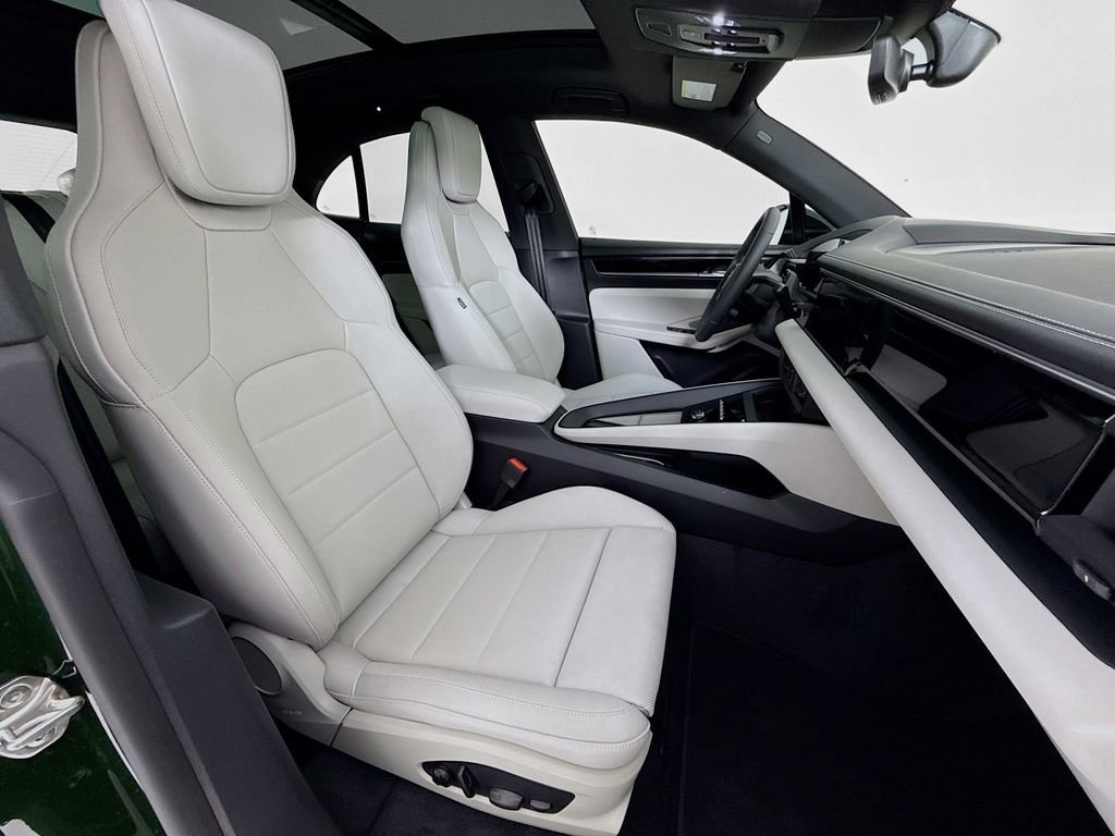 New 2026 Porsche Macan Electric image 31