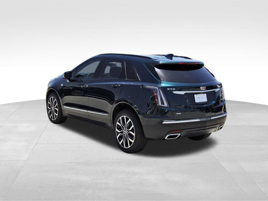 Certified 2025 Cadillac XT5 Sportv w/ Technology Package AWD/4WD image 3